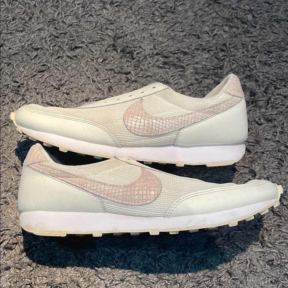 Nike daybreak snakeskin